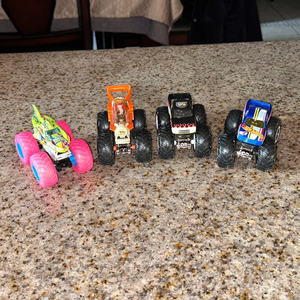 Hot Wheels Monster Trucks Set of 4 - Picture 2 of 5